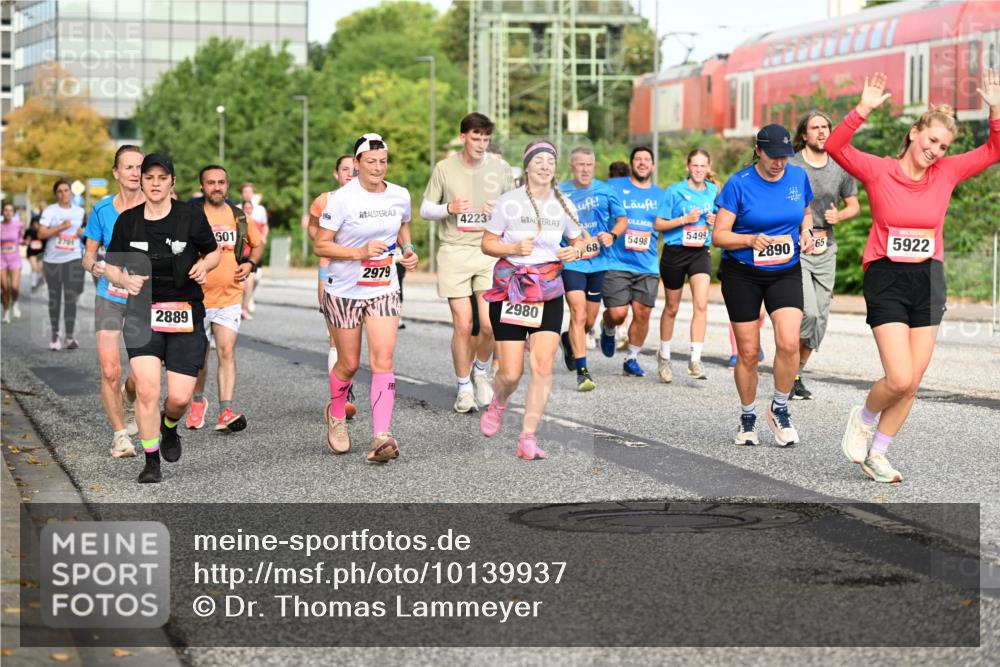 06.09.2026 - CURREX Alsterlauf Dr. Thomas Lammeyer http://msf.ph/oto/10139937 06.09.2026 10:07:17 Laufen 4223, 601, 2701, 2889, 2979, 2980, 68, 5498, 5499, 2890, 65, 5922 meine-sportfotos.de