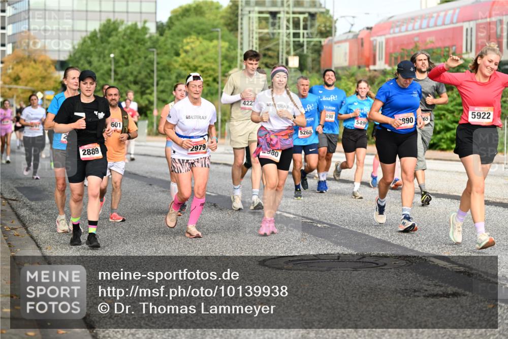 06.09.2026 - CURREX Alsterlauf Dr. Thomas Lammeyer http://msf.ph/oto/10139938 06.09.2026 10:07:17 Laufen 2889, 601, 422, 2979, 980, 498, 5499, 390, 65, 5268, 5922 meine-sportfotos.de