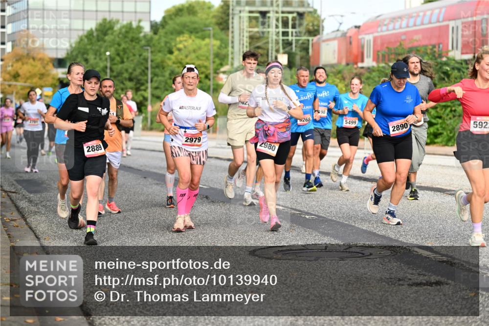 06.09.2026 - CURREX Alsterlauf Dr. Thomas Lammeyer http://msf.ph/oto/10139940 06.09.2026 10:07:17 Laufen 2701, 2979, 2980, 2889, 98, 268, 5499, 2890, 5922 meine-sportfotos.de