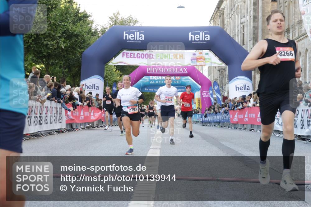 06.09.2026 - CURREX Alsterlauf Yannick Fuchs http://msf.ph/oto/10139944 06.09.2026 09:46:15 Ziel 2342, 2703, 4824, 4970, 5515, 5906, 6014, 6406, 8210, 8266 meine-sportfotos.de