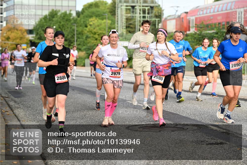 06.09.2026 - CURREX Alsterlauf Dr. Thomas Lammeyer http://msf.ph/oto/10139946 06.09.2026 10:07:18 Laufen 2701, 4223, 58, 5499, 2890, 2979, 2980, 2889 meine-sportfotos.de