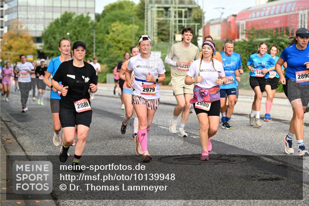 06.09.2026 - CURREX Alsterlauf Dr. Thomas Lammeyer http://msf.ph/oto/10139948 06.09.2026 10:07:18 Laufen 2761, 223, 2979, 2889, 2980, 268, 5495, 600, 2890 meine-sportfotos.de