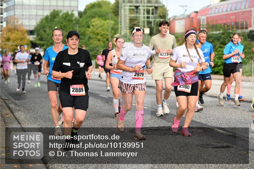 06.09.2026 - CURREX Alsterlauf Dr. Thomas Lammeyer http://msf.ph/oto/10139951 06.09.2026 10:07:18 Laufen 2889, 4223, 2979, 2980, 58, 549 meine-sportfotos.de