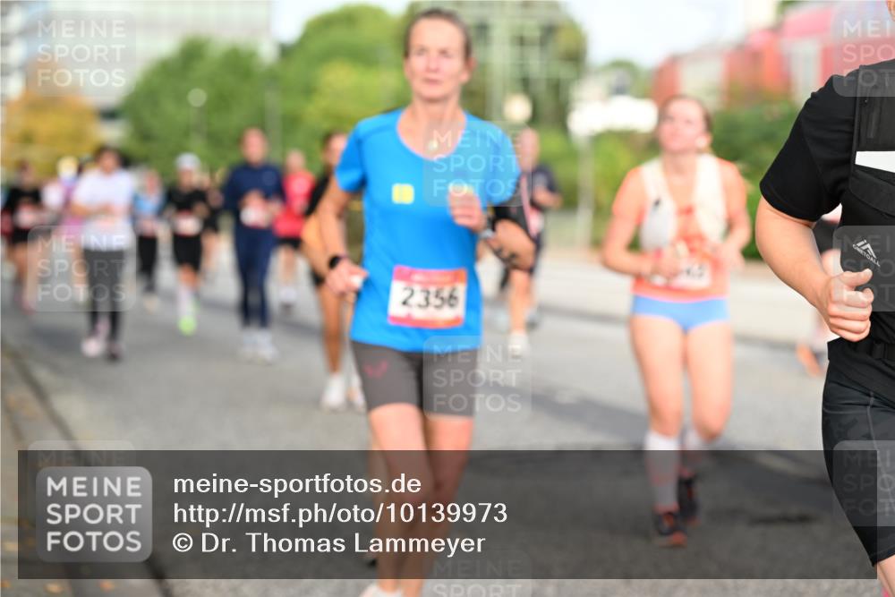 06.09.2026 - CURREX Alsterlauf Dr. Thomas Lammeyer http://msf.ph/oto/10139973 06.09.2026 10:07:20 Laufen 2356 meine-sportfotos.de