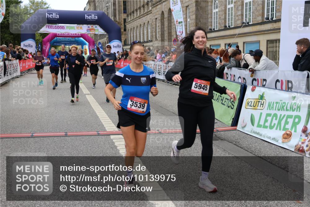 06.09.2026 - CURREX Alsterlauf Strokosch-Dieckow http://msf.ph/oto/10139975 06.09.2026 10:16:12 Ziel 2019, 2098, 2614, 2810, 2881, 2884, 3311, 3539, 3867, 4043, 4056, 4069, 4264, 4455, 5425, 5559, 5564, 5825, 5945 meine-sportfotos.de