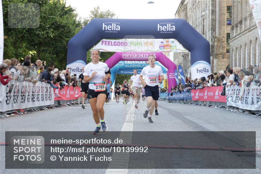 06.09.2026 - CURREX Alsterlauf Yannick Fuchs http://msf.ph/oto/10139992 06.09.2026 09:46:16 Ziel 2342, 2703, 4287, 4537, 4824, 4970, 5419, 5515, 5906, 6014, 6406, 8210, 8266 meine-sportfotos.de