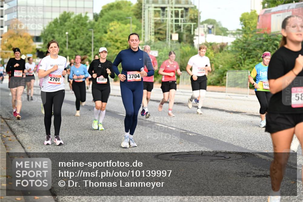 06.09.2026 - CURREX Alsterlauf Dr. Thomas Lammeyer http://msf.ph/oto/10139997 06.09.2026 10:07:23 Laufen 5327, 5826, 3704, 2701, 35, 8007, 644, 58 meine-sportfotos.de