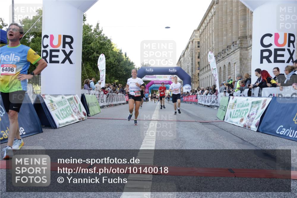 06.09.2026 - CURREX Alsterlauf Yannick Fuchs http://msf.ph/oto/10140018 06.09.2026 09:46:16 Ziel 2342, 2703, 4287, 4537, 4824, 4970, 5419, 5515, 5906, 6014, 6406, 8210, 8266 meine-sportfotos.de