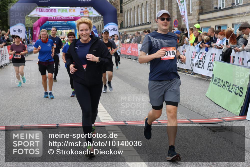 06.09.2026 - CURREX Alsterlauf Strokosch-Dieckow http://msf.ph/oto/10140036 06.09.2026 10:16:15 Ziel 2019, 2098, 2614, 2810, 2881, 2884, 3189, 3539, 3867, 4056, 4069, 4396, 4455, 5425, 5559, 5564, 5787, 5825, 5945 meine-sportfotos.de