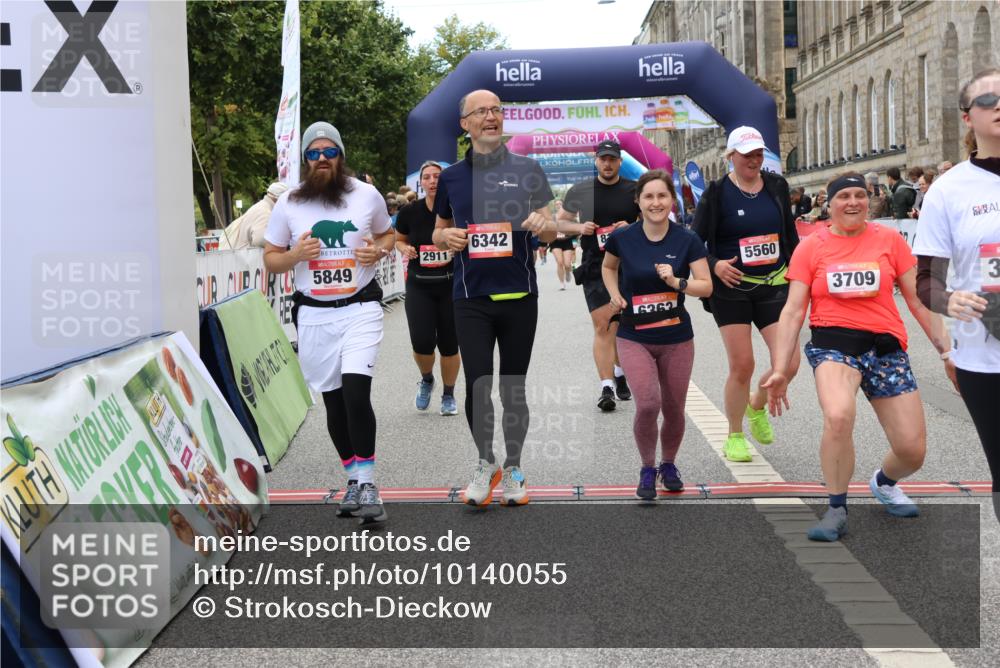 06.09.2026 - CURREX Alsterlauf Strokosch-Dieckow http://msf.ph/oto/10140055 06.09.2026 10:17:33 Ziel 2462, 2597, 2598, 2911, 2985, 3117, 3444, 3709, 5118, 5560, 5635, 5820, 5849, 6068, 6081, 6342, 6363, 8109 meine-sportfotos.de