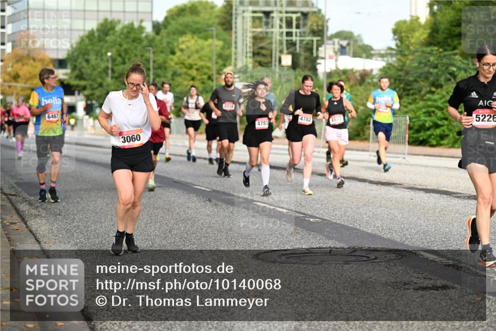 06.09.2026 - CURREX Alsterlauf Dr. Thomas Lammeyer http://msf.ph/oto/10140068 06.09.2026 10:07:31 Laufen 6467, 3060, 2014, 4783, 4782, 4517, 5226 meine-sportfotos.de