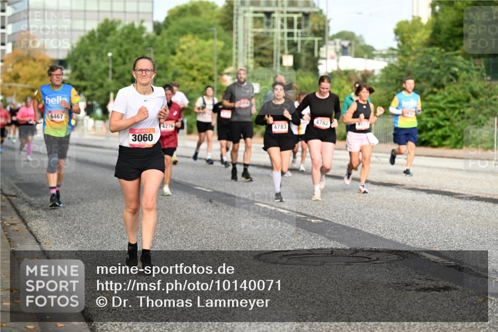 06.09.2026 - CURREX Alsterlauf Dr. Thomas Lammeyer http://msf.ph/oto/10140071 06.09.2026 10:07:31 Laufen 6467, 3060, 4276, 4783, 4782, 4517 meine-sportfotos.de