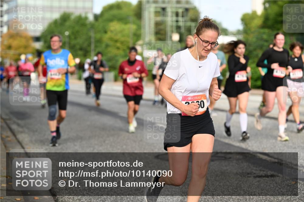 06.09.2026 - CURREX Alsterlauf Dr. Thomas Lammeyer http://msf.ph/oto/10140090 06.09.2026 10:07:33 Laufen 230 meine-sportfotos.de