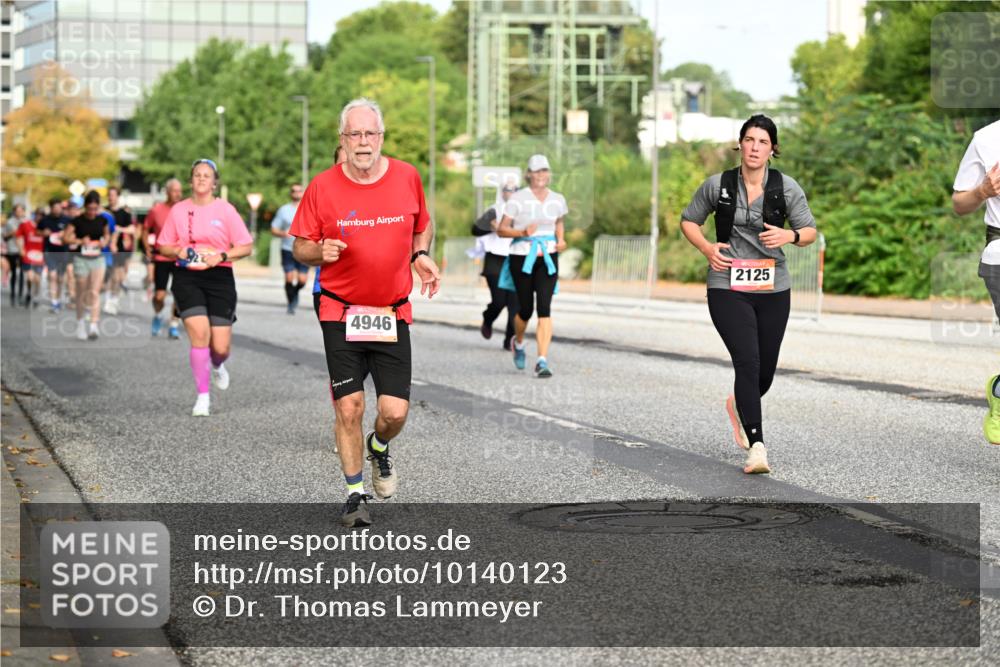 06.09.2026 - CURREX Alsterlauf Dr. Thomas Lammeyer http://msf.ph/oto/10140123 06.09.2026 10:07:38 Laufen 4946, 2125 meine-sportfotos.de
