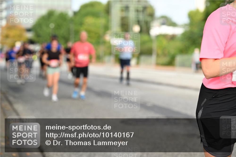 06.09.2026 - CURREX Alsterlauf Dr. Thomas Lammeyer http://msf.ph/oto/10140167 06.09.2026 10:07:44 Laufen  meine-sportfotos.de