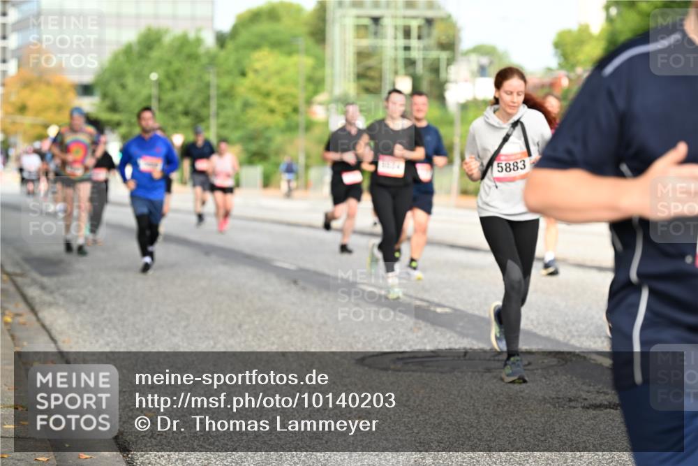 06.09.2026 - CURREX Alsterlauf Dr. Thomas Lammeyer http://msf.ph/oto/10140203 06.09.2026 10:07:53 Laufen 124, 5883 meine-sportfotos.de