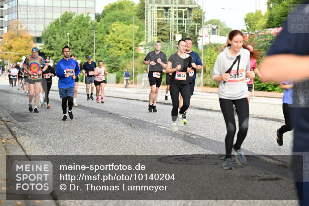 06.09.2026 - CURREX Alsterlauf Dr. Thomas Lammeyer http://msf.ph/oto/10140204 06.09.2026 10:07:54 Laufen 5889, 3043, 2205, 4611, 5203, 77, 5883, 4790, 5524 meine-sportfotos.de