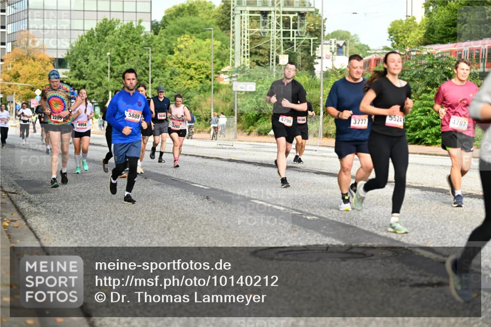 06.09.2026 - CURREX Alsterlauf Dr. Thomas Lammeyer http://msf.ph/oto/10140212 06.09.2026 10:07:55 Laufen 2205, 4958, 5889, 3048, 4790, 8186, 3777, 203, 5524, 4787 meine-sportfotos.de