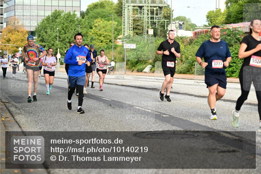 06.09.2026 - CURREX Alsterlauf Dr. Thomas Lammeyer http://msf.ph/oto/10140219 06.09.2026 10:07:55 Laufen 2205, 4958, 5889, 5203, 4790, 3777, 5524 meine-sportfotos.de