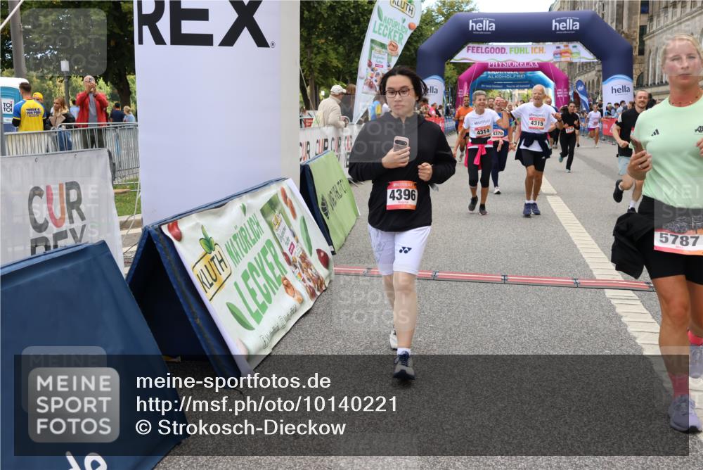 06.09.2026 - CURREX Alsterlauf Strokosch-Dieckow http://msf.ph/oto/10140221 06.09.2026 10:16:22 Ziel 2614, 2744, 2881, 2884, 2910, 3189, 3867, 4314, 4315, 4366, 4396, 4455, 4820, 4821, 5559, 5564, 5787 meine-sportfotos.de