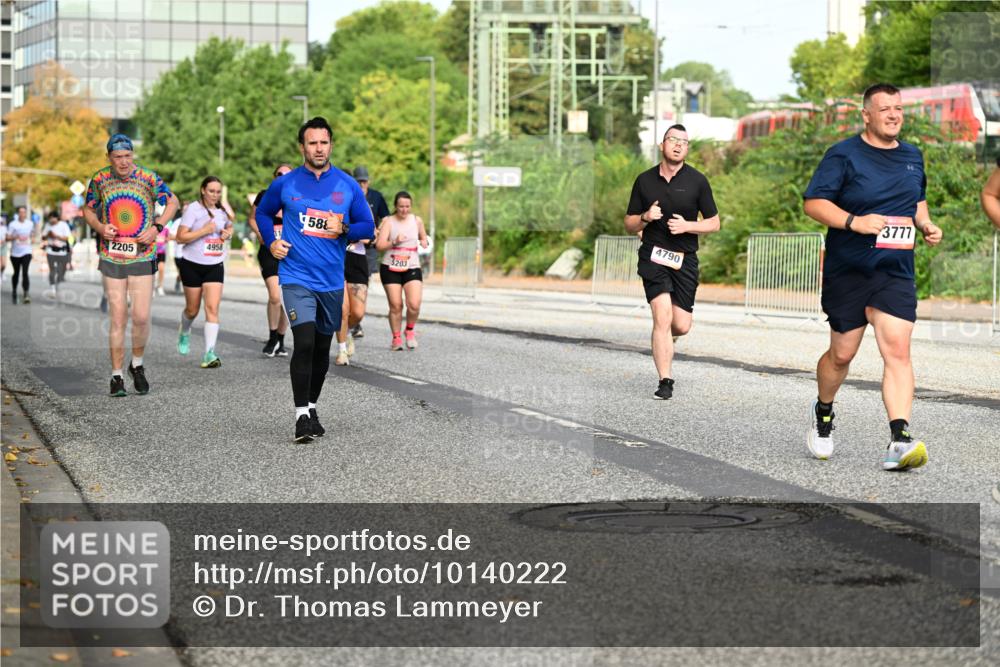 06.09.2026 - CURREX Alsterlauf Dr. Thomas Lammeyer http://msf.ph/oto/10140222 06.09.2026 10:07:55 Laufen 2205, 4958, 588, 203, 4790, 3777 meine-sportfotos.de