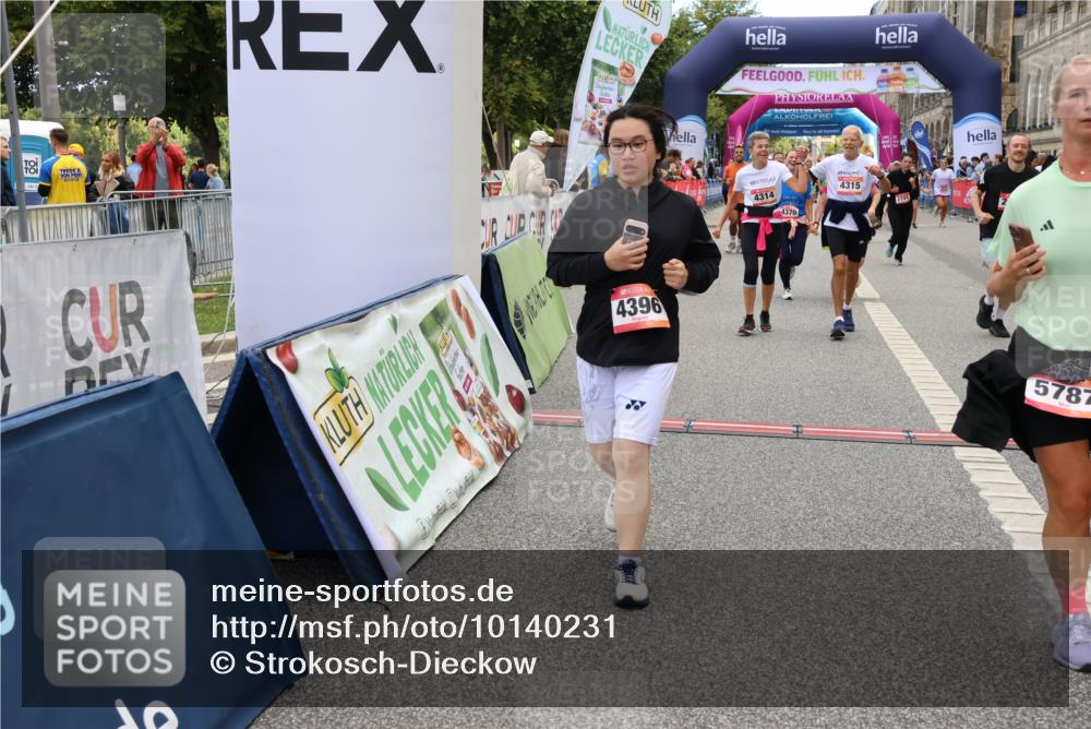 06.09.2026 - CURREX Alsterlauf Strokosch-Dieckow http://msf.ph/oto/10140231 06.09.2026 10:16:22 Ziel 2614, 2744, 2881, 2884, 2910, 3189, 3867, 4314, 4315, 4366, 4396, 4455, 4820, 4821, 5559, 5564, 5787 meine-sportfotos.de