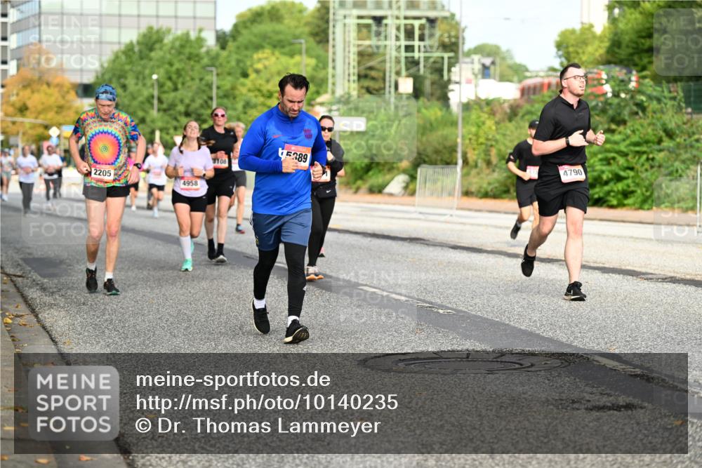 06.09.2026 - CURREX Alsterlauf Dr. Thomas Lammeyer http://msf.ph/oto/10140235 06.09.2026 10:07:57 Laufen 2205, 4958, 108, 5289, 4790 meine-sportfotos.de