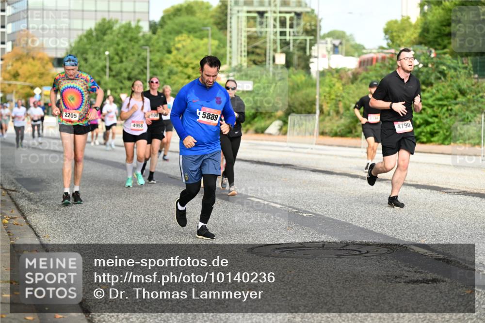 06.09.2026 - CURREX Alsterlauf Dr. Thomas Lammeyer http://msf.ph/oto/10140236 06.09.2026 10:07:57 Laufen 2205, 4958, 108, 5889, 4790 meine-sportfotos.de