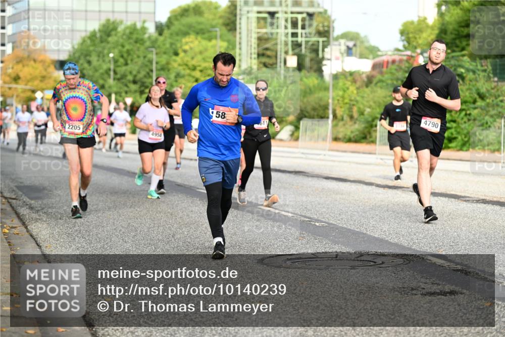 06.09.2026 - CURREX Alsterlauf Dr. Thomas Lammeyer http://msf.ph/oto/10140239 06.09.2026 10:07:57 Laufen 4958, 2205, 58, 611, 4790 meine-sportfotos.de