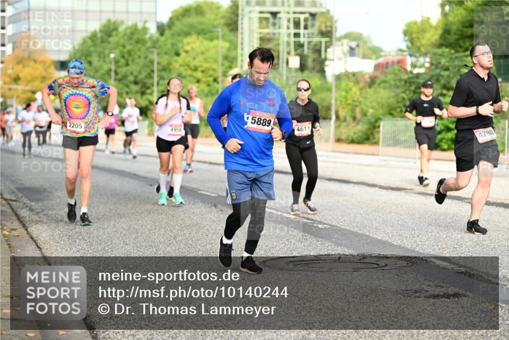 06.09.2026 - CURREX Alsterlauf Dr. Thomas Lammeyer http://msf.ph/oto/10140244 06.09.2026 10:07:58 Laufen 2205, 4958, 5889, 4611, 4790 meine-sportfotos.de