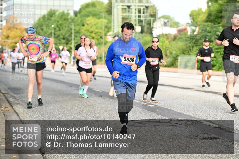 06.09.2026 - CURREX Alsterlauf Dr. Thomas Lammeyer http://msf.ph/oto/10140247 06.09.2026 10:07:58 Laufen 2205, 4958, 5889, 4611, 4790 meine-sportfotos.de