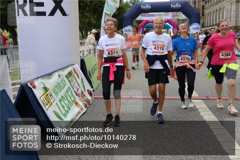 06.09.2026 - CURREX Alsterlauf Strokosch-Dieckow http://msf.ph/oto/10140278 06.09.2026 10:16:25 Ziel 2744, 2851, 2888, 2910, 3015, 3019, 3189, 4314, 4315, 4366, 4396, 4820, 4821, 5578, 5787 meine-sportfotos.de