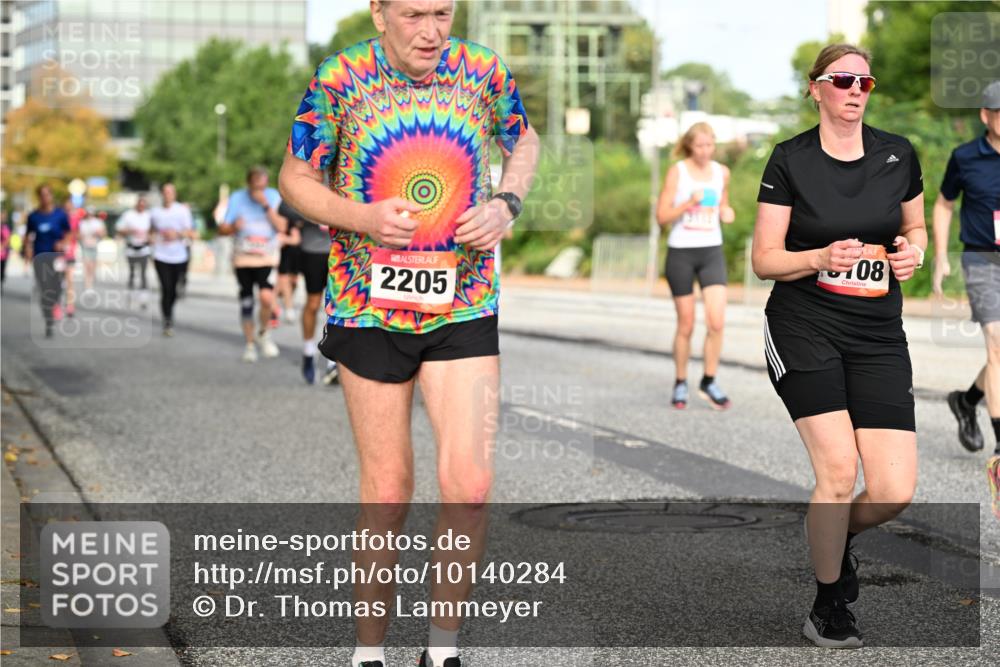 06.09.2026 - CURREX Alsterlauf Dr. Thomas Lammeyer http://msf.ph/oto/10140284 06.09.2026 10:08:02 Laufen 2205, 08 meine-sportfotos.de