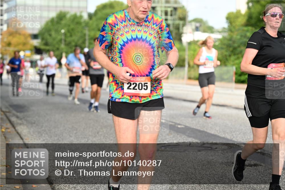 06.09.2026 - CURREX Alsterlauf Dr. Thomas Lammeyer http://msf.ph/oto/10140287 06.09.2026 10:08:03 Laufen 2205 meine-sportfotos.de