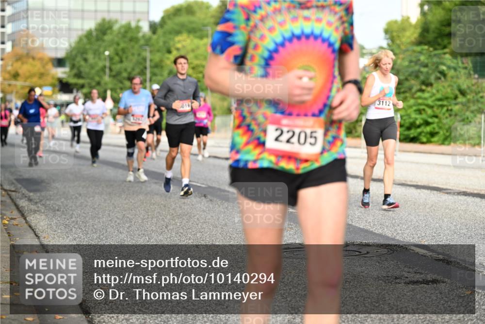 06.09.2026 - CURREX Alsterlauf Dr. Thomas Lammeyer http://msf.ph/oto/10140294 06.09.2026 10:08:03 Laufen 019, 2205, 3112 meine-sportfotos.de