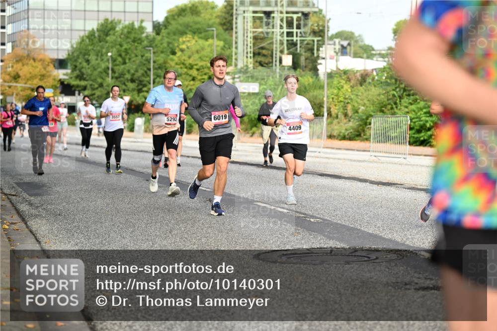 06.09.2026 - CURREX Alsterlauf Dr. Thomas Lammeyer http://msf.ph/oto/10140301 06.09.2026 10:08:04 Laufen 3557, 5292, 6019, 4409 meine-sportfotos.de