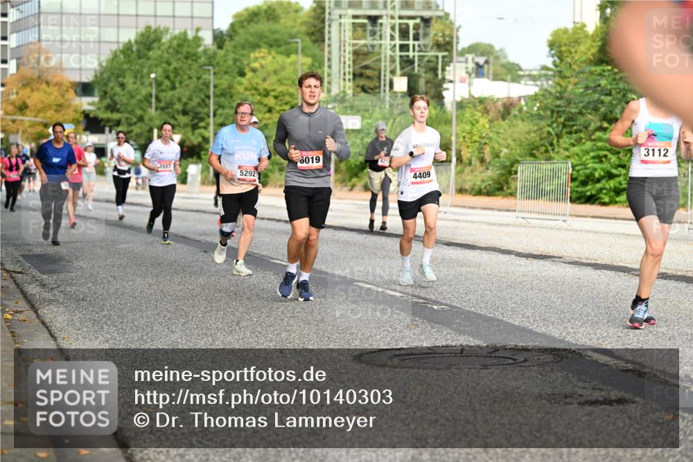 06.09.2026 - CURREX Alsterlauf Dr. Thomas Lammeyer http://msf.ph/oto/10140303 06.09.2026 10:08:04 Laufen 6019, 3557, 4215, 5292, 4409, 3112 meine-sportfotos.de