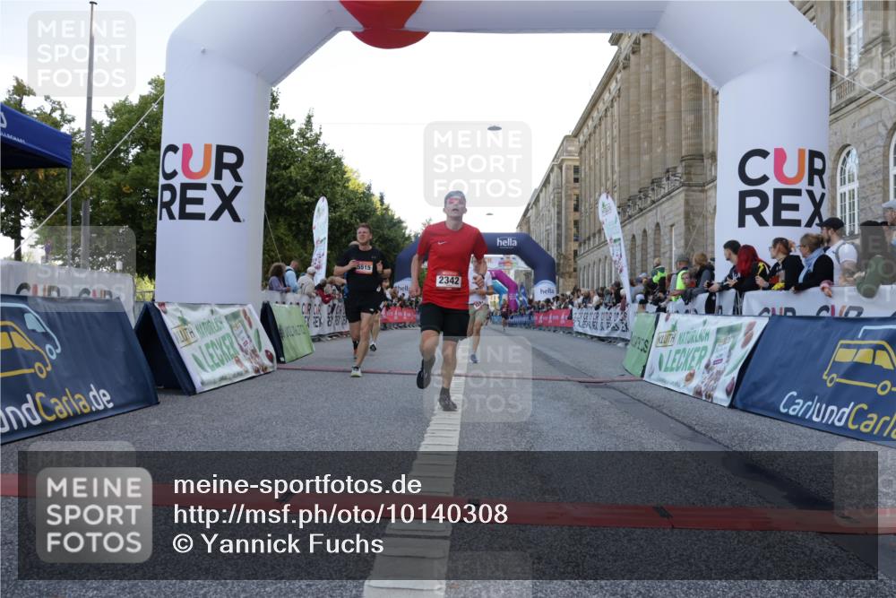 06.09.2026 - CURREX Alsterlauf Yannick Fuchs http://msf.ph/oto/10140308 06.09.2026 09:46:19 Ziel 2342, 2703, 4287, 4537, 4824, 4970, 5419, 5515, 5906, 6406, 8266 meine-sportfotos.de