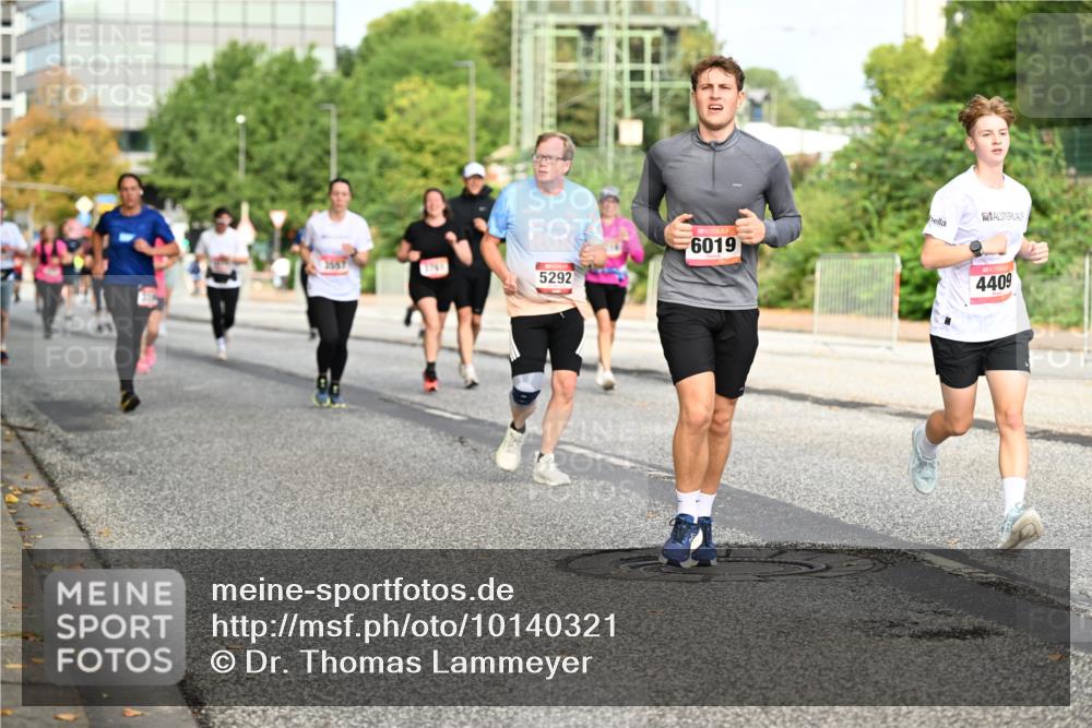 06.09.2026 - CURREX Alsterlauf Dr. Thomas Lammeyer http://msf.ph/oto/10140321 06.09.2026 10:08:06 Laufen 5292, 6019, 4409 meine-sportfotos.de