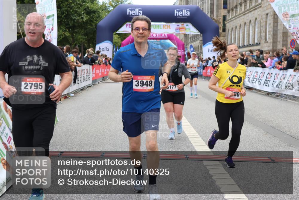 06.09.2026 - CURREX Alsterlauf Strokosch-Dieckow http://msf.ph/oto/10140325 06.09.2026 10:17:51 Ziel 2645, 2710, 2795, 3680, 3948, 4757, 4759, 5177 meine-sportfotos.de