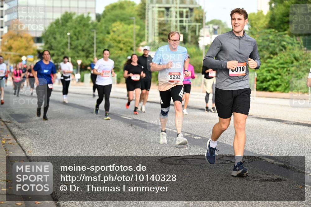 06.09.2026 - CURREX Alsterlauf Dr. Thomas Lammeyer http://msf.ph/oto/10140328 06.09.2026 10:08:06 Laufen 5292, 019 meine-sportfotos.de