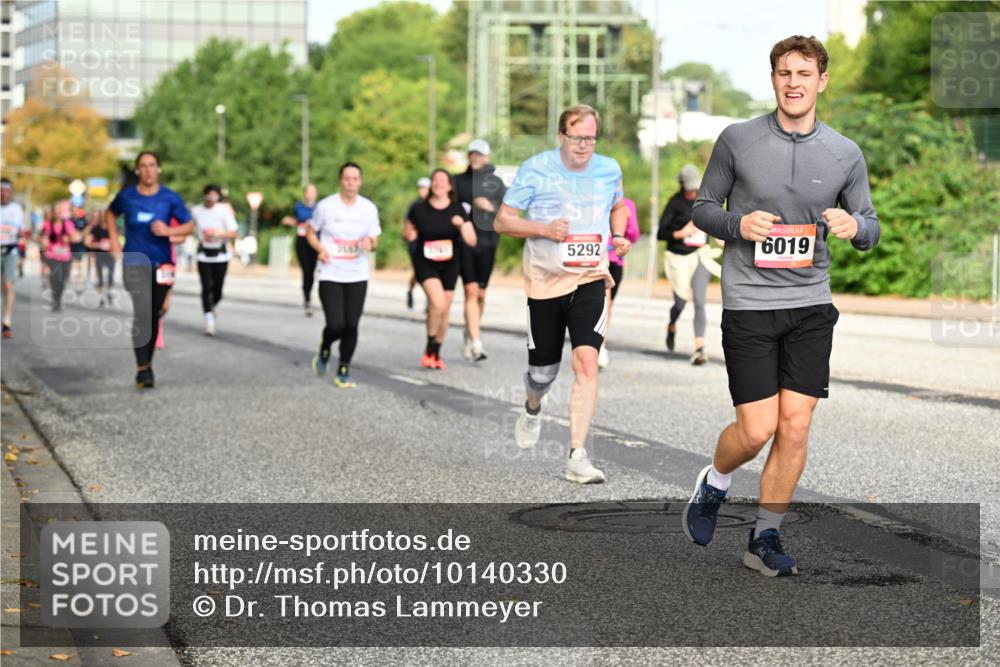 06.09.2026 - CURREX Alsterlauf Dr. Thomas Lammeyer http://msf.ph/oto/10140330 06.09.2026 10:08:06 Laufen 5292, 6019 meine-sportfotos.de