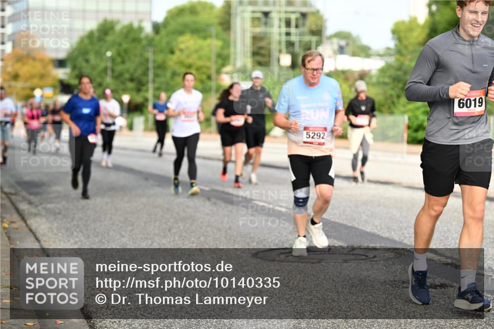 06.09.2026 - CURREX Alsterlauf Dr. Thomas Lammeyer http://msf.ph/oto/10140335 06.09.2026 10:08:07 Laufen 5292, 6019 meine-sportfotos.de