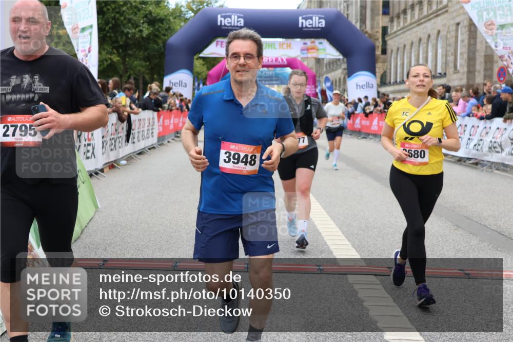 06.09.2026 - CURREX Alsterlauf Strokosch-Dieckow http://msf.ph/oto/10140350 06.09.2026 10:17:51 Ziel 2645, 2710, 2795, 3680, 3948, 4757, 4759, 5177 meine-sportfotos.de