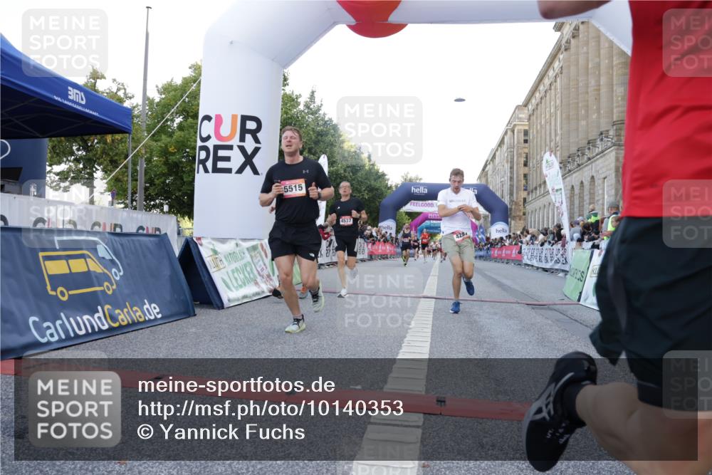 06.09.2026 - CURREX Alsterlauf Yannick Fuchs http://msf.ph/oto/10140353 06.09.2026 09:46:20 Ziel 2342, 2703, 3132, 4287, 4537, 4619, 4824, 4970, 5419, 5515, 5906, 6406, 8266 meine-sportfotos.de
