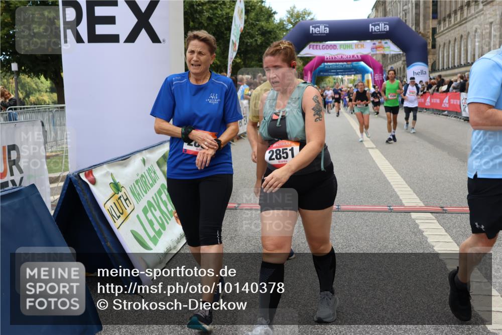 06.09.2026 - CURREX Alsterlauf Strokosch-Dieckow http://msf.ph/oto/10140378 06.09.2026 10:16:33 Ziel 2431, 2432, 2744, 2851, 2880, 2887, 2888, 3015, 3019, 3508, 3509, 3788, 4820, 4821, 5578, 6217, 8283 meine-sportfotos.de