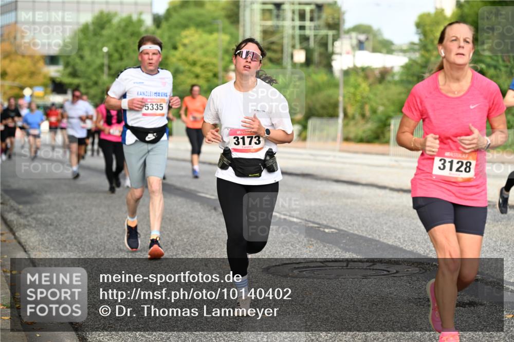 06.09.2026 - CURREX Alsterlauf Dr. Thomas Lammeyer http://msf.ph/oto/10140402 06.09.2026 10:08:14 Laufen 5335, 3173, 3128 meine-sportfotos.de
