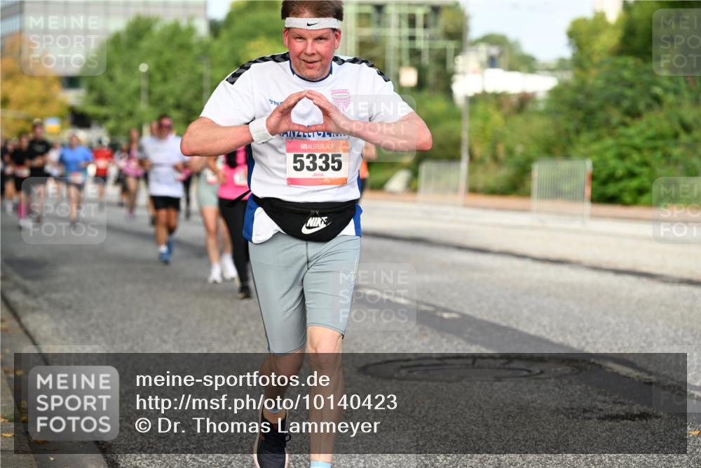 06.09.2026 - CURREX Alsterlauf Dr. Thomas Lammeyer http://msf.ph/oto/10140423 06.09.2026 10:08:17 Laufen 5335 meine-sportfotos.de