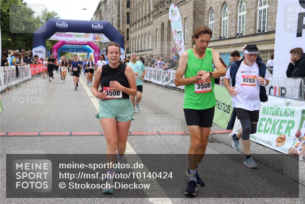 06.09.2026 - CURREX Alsterlauf Strokosch-Dieckow http://msf.ph/oto/10140424 06.09.2026 10:16:38 Ziel 2328, 2431, 2432, 2454, 2578, 2736, 2880, 2887, 3290, 3508, 3509, 3645, 3788, 4123, 4220, 4613, 5307, 5308, 5672, 6217, 8283 meine-sportfotos.de