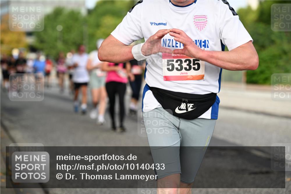 06.09.2026 - CURREX Alsterlauf Dr. Thomas Lammeyer http://msf.ph/oto/10140433 06.09.2026 10:08:18 Laufen 5335 meine-sportfotos.de